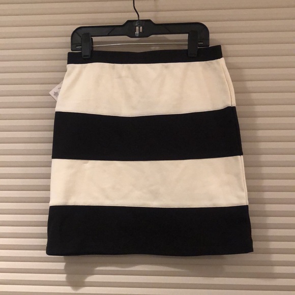 🆕Disney Girl knit skirt! black/ivory! vintage from the Cece collection! NWT! L - Picture 2 of 12
